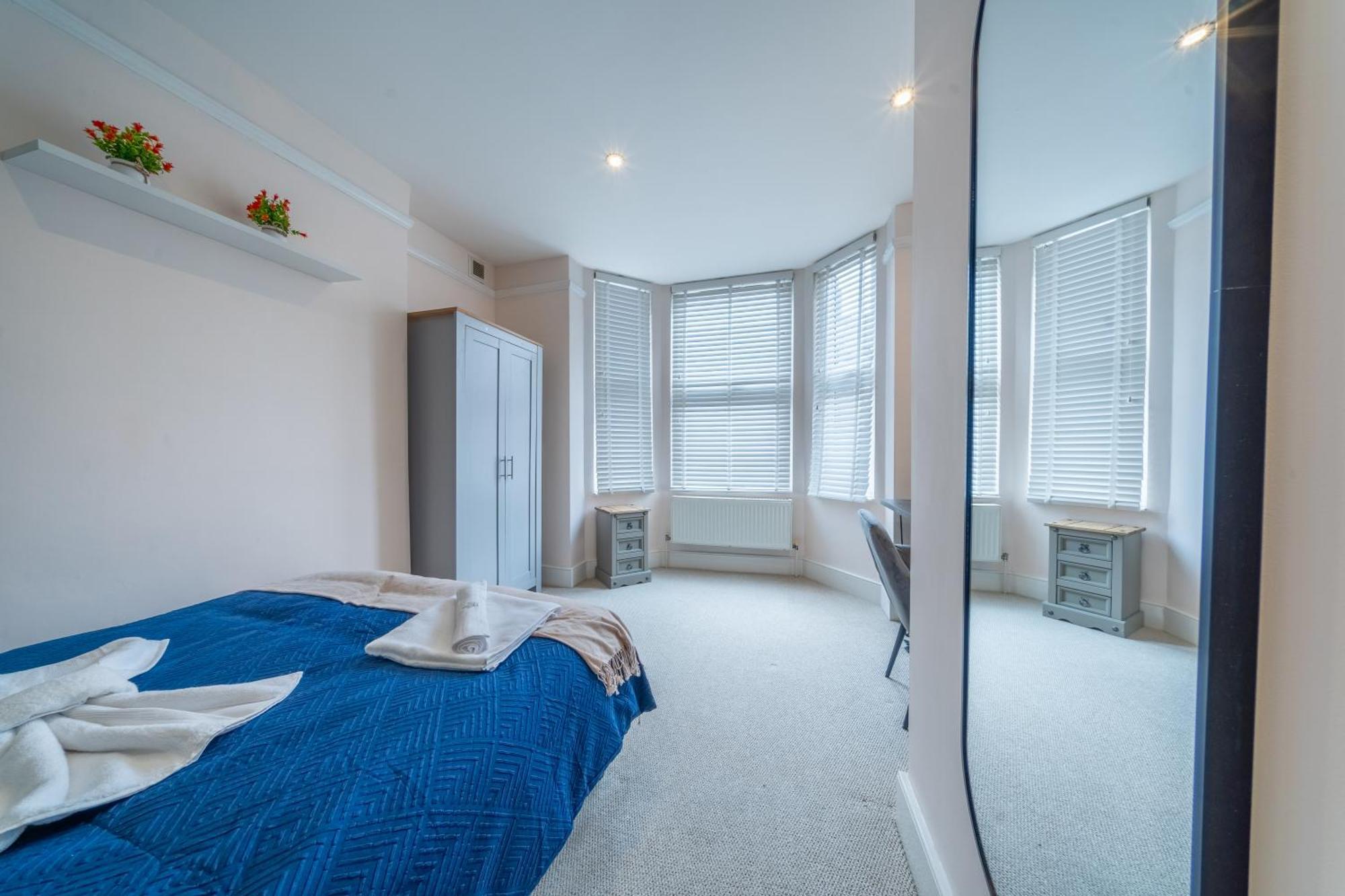Beautiful 2 Bedroom With Private Garden In Wimbledon - Minutes From Central Londra Esterno foto