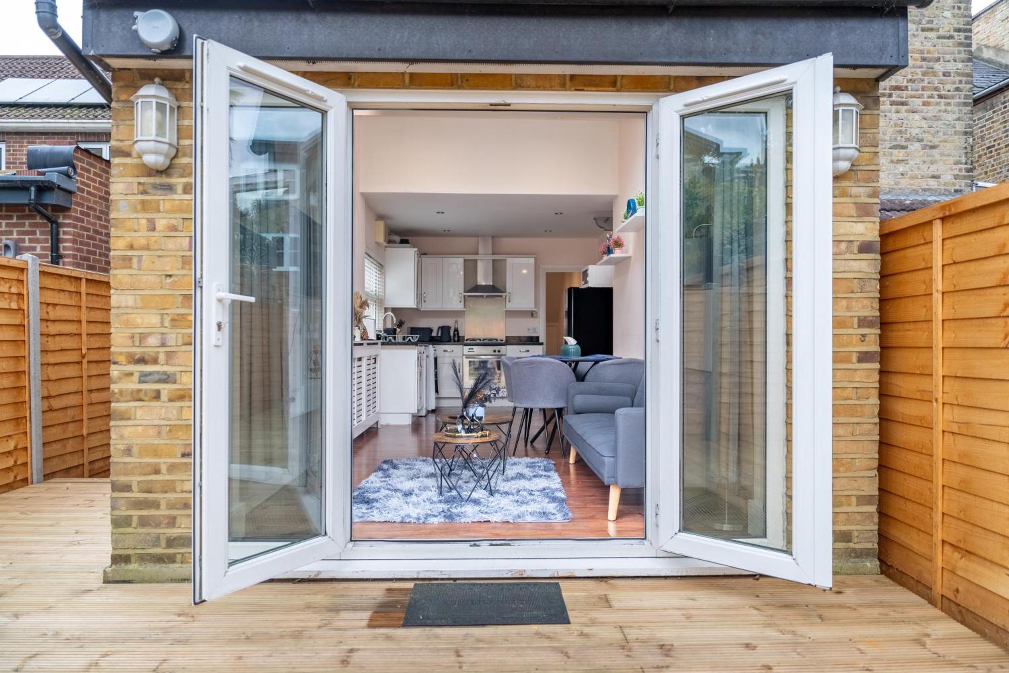 Beautiful 2 Bedroom With Private Garden In Wimbledon - Minutes From Central Londra Esterno foto