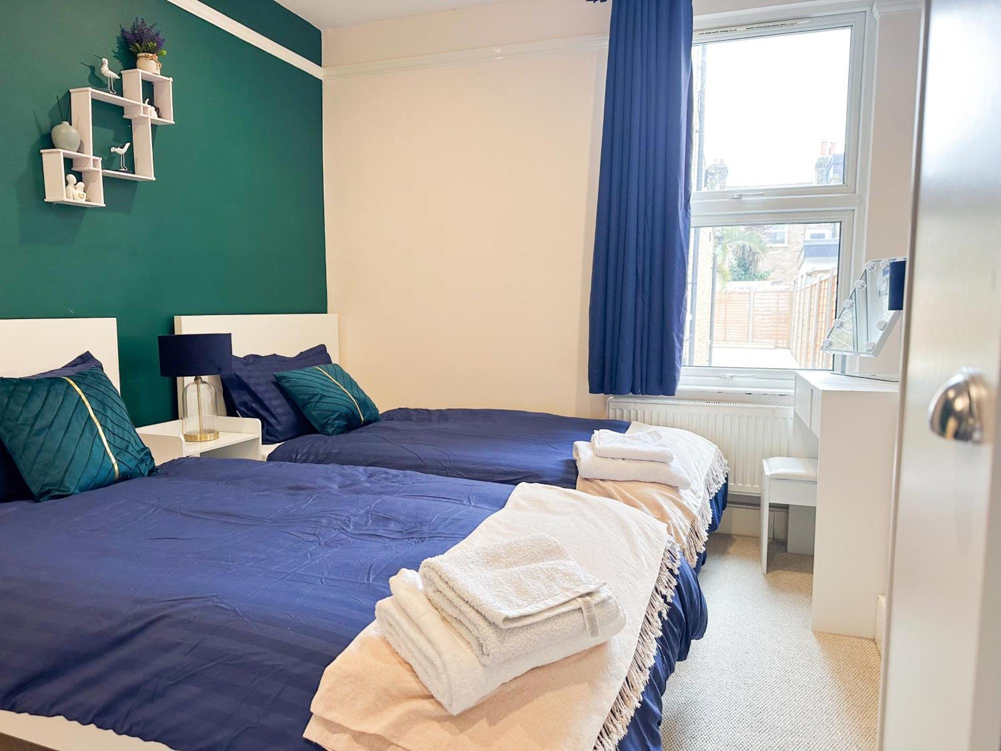 Beautiful 2 Bedroom With Private Garden In Wimbledon - Minutes From Central Londra Esterno foto